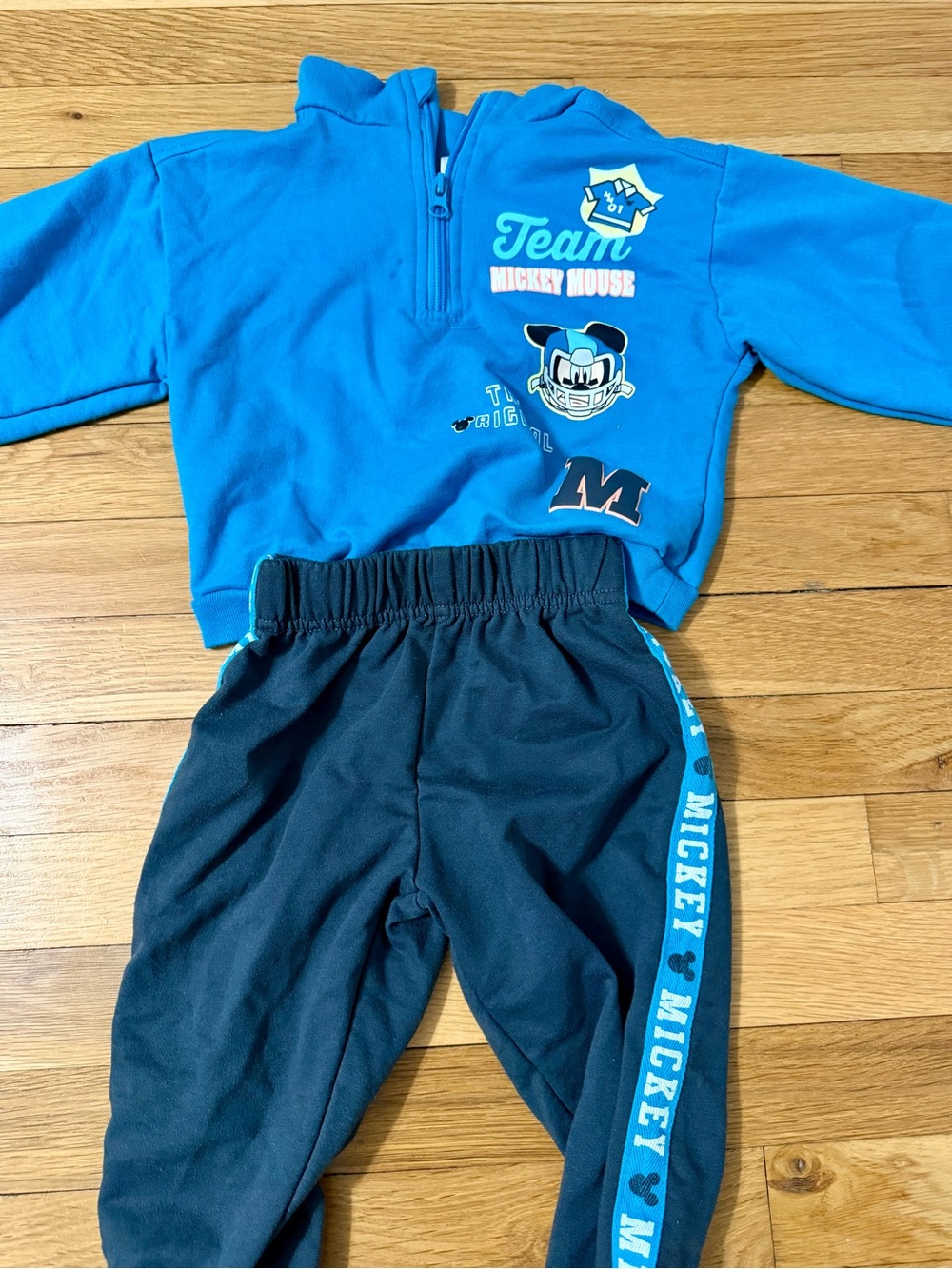 Mickey Mouse Set - Picture 1 of 3